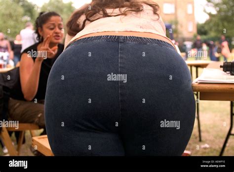 thick women bent over|Thick college girl ;) : r/WomenBendingOver .